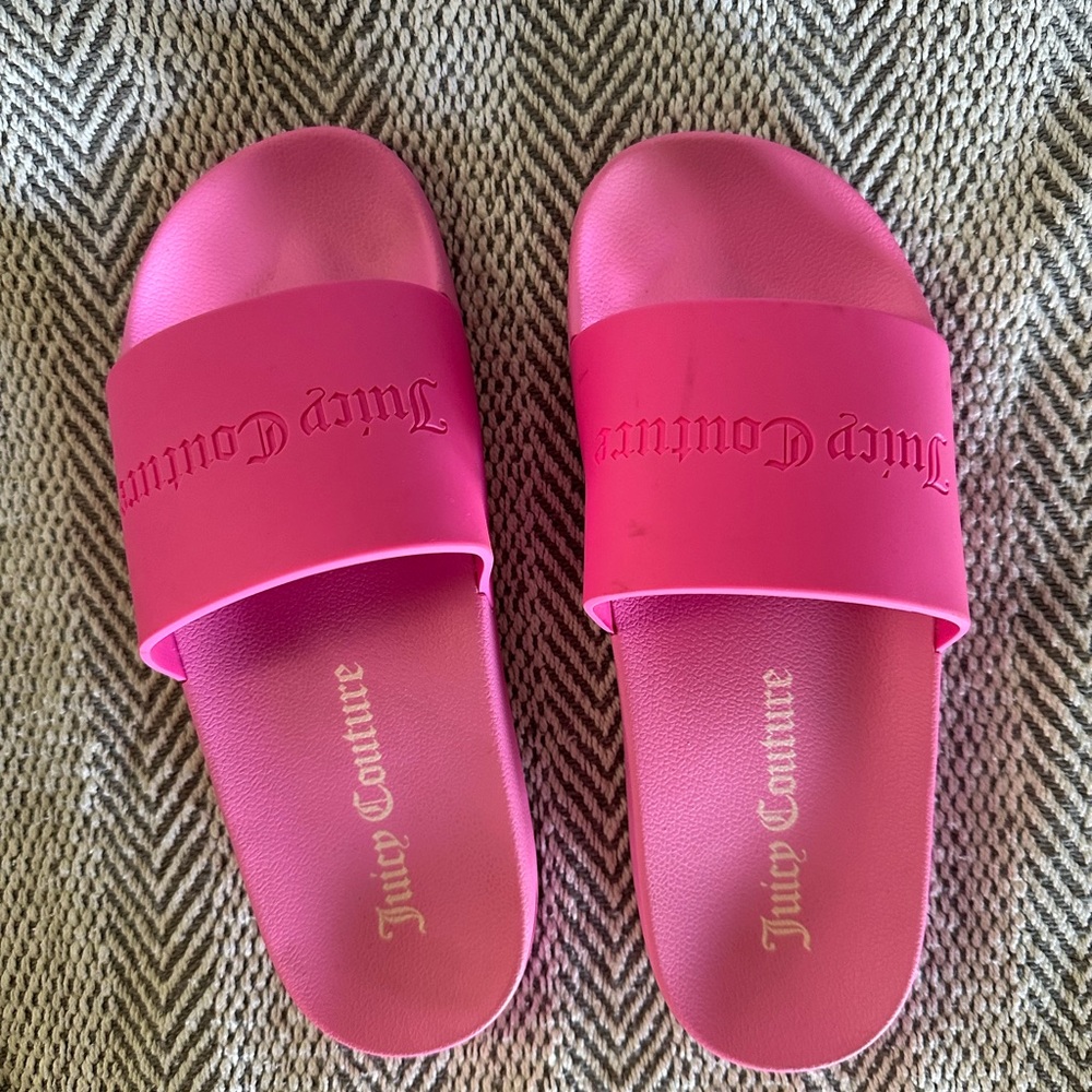 Juicy Couture Pink Sandals slipper plastic pool lounge shoes